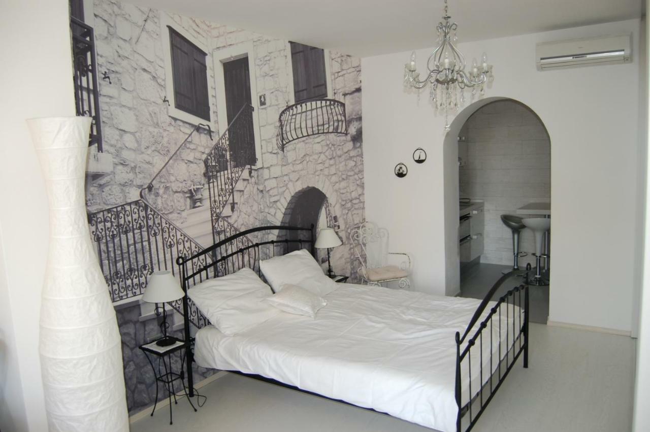 Studio Apartment For 2 Adults And 1 Child Makarska Exterior foto