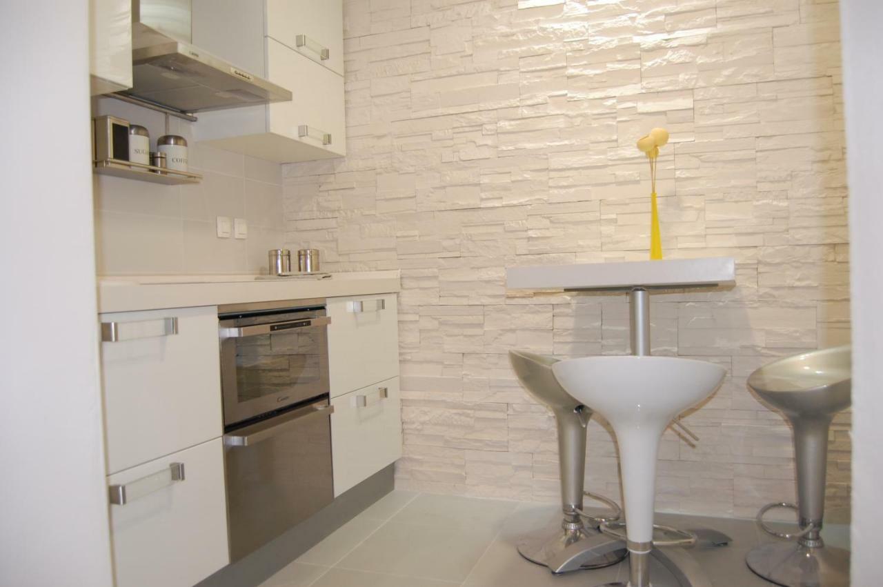 Studio Apartment For 2 Adults And 1 Child Makarska Exterior foto